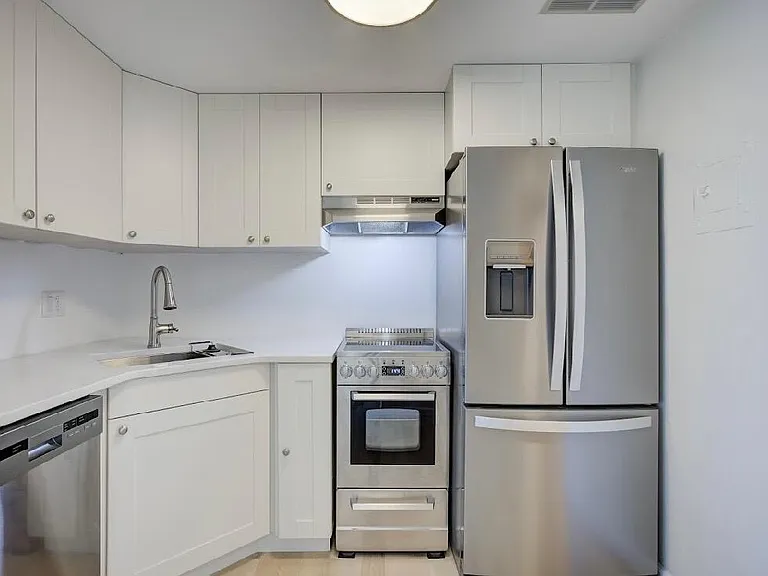 555 E William St #16G — Photo 15