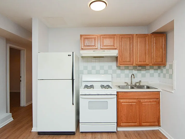 2347 W 24th Pl #FG — Photo 2