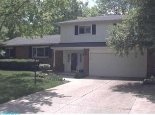 1051 Greenridge Rd, Columbus, OH 43235