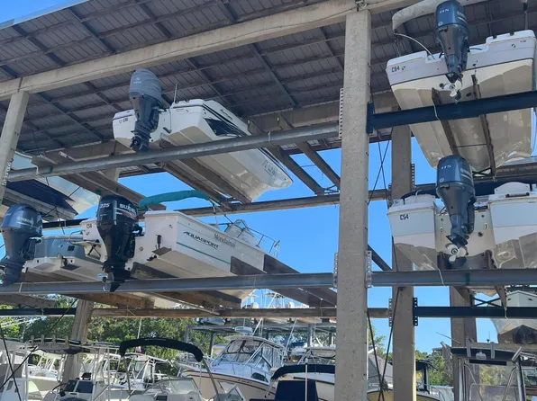 801 Paoli Court #20' Dry Slip C-85, Wilmington, NC 28409