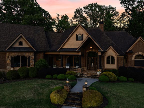 4th image of 752 Grant Rd
