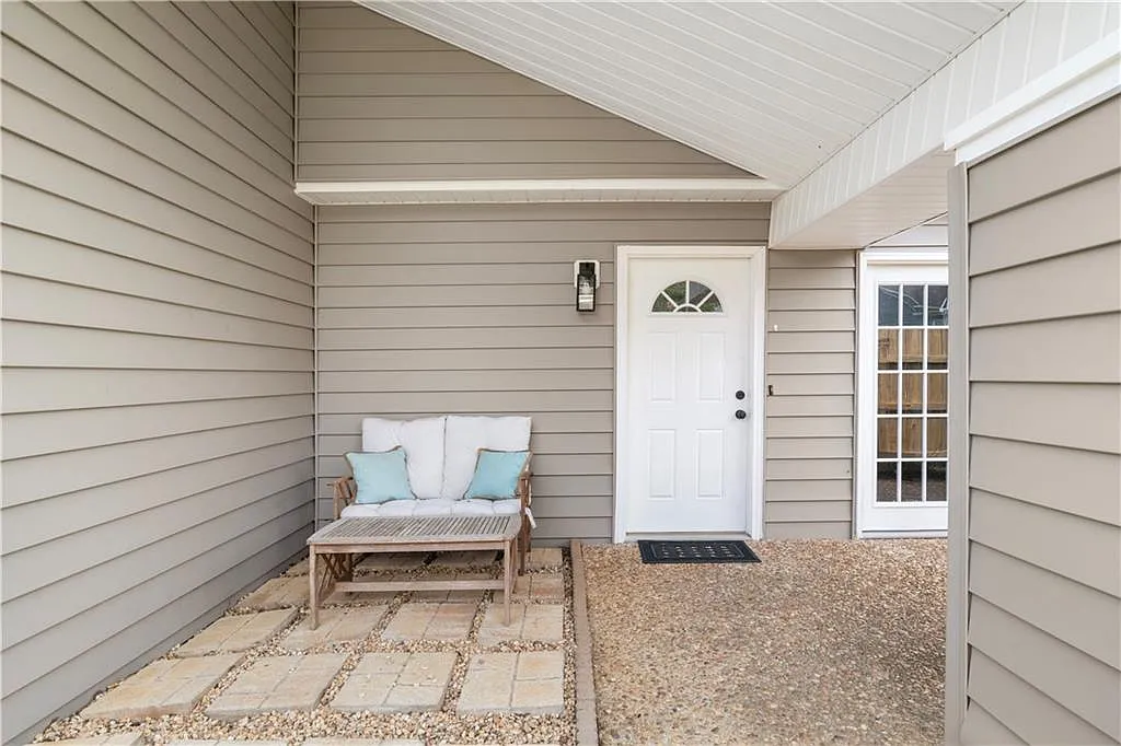 2 bed, 2.5 bath, 1222 sqft, $1,395 — Photo 3