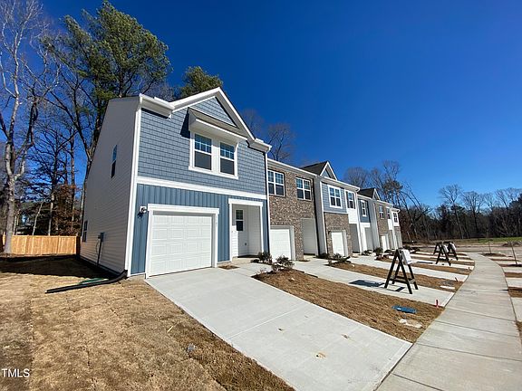3rd image of 1107 Dakine Dr