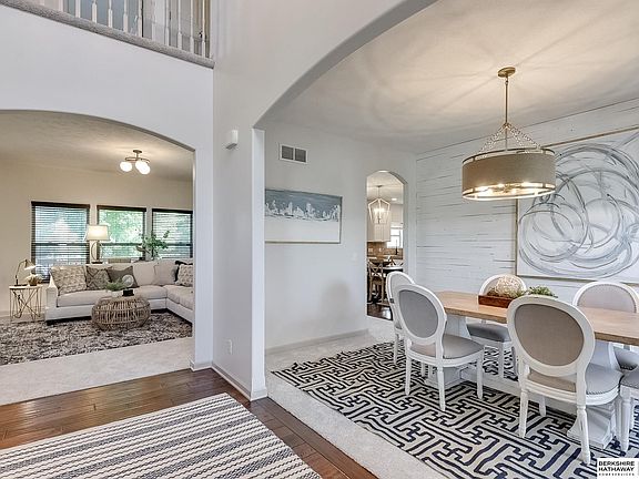 2nd image of 19505 Cottonwood Cir