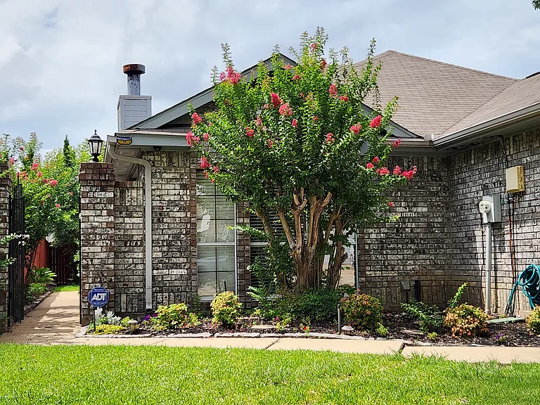 1320 Sheila Dr — Photo 49