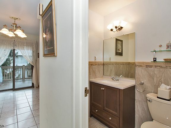 5th image of 404-406 Chestnut St #10