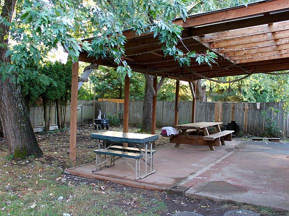 5th image of 9111 NE Meadowbrook Cir