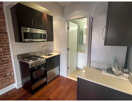 Rented by REAL New York | media 33