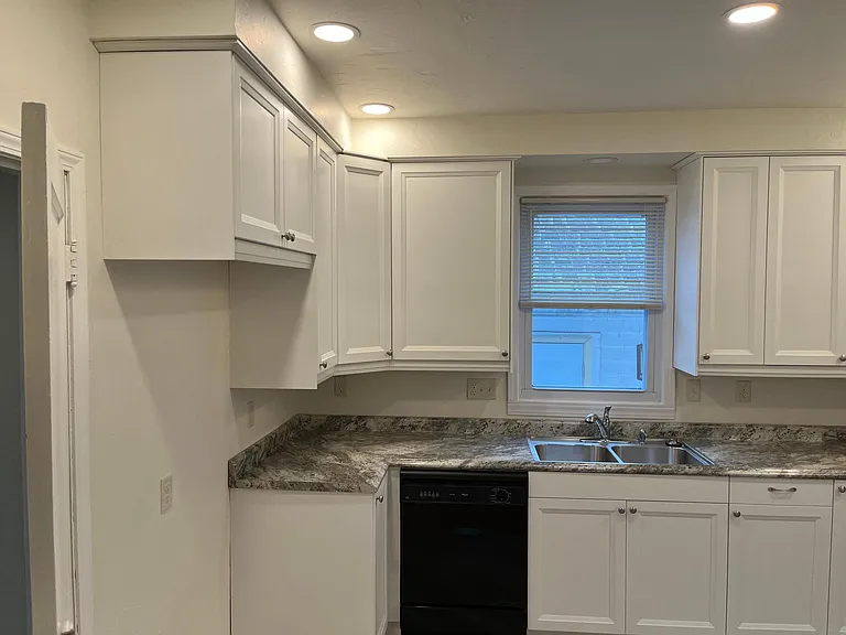 502 N Union St — Photo 2