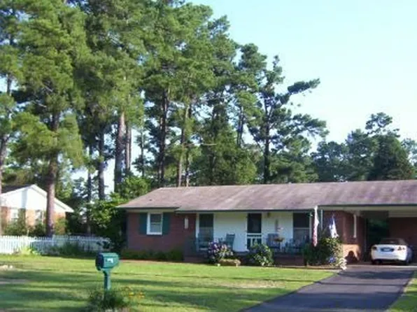 7530 Bridgeman Dr, Fayetteville, NC 28303