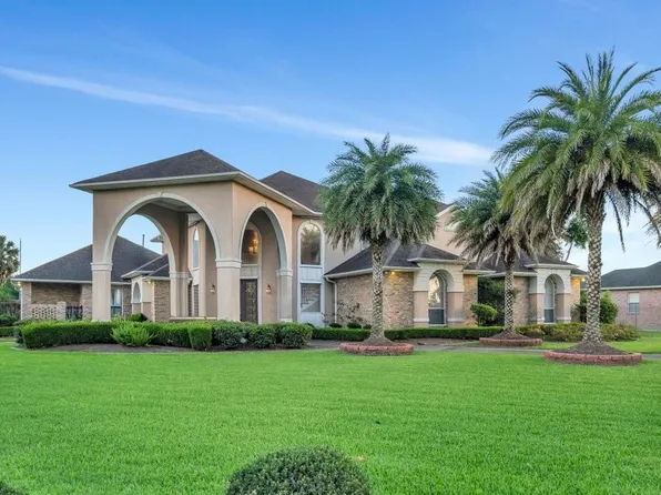 1400 Stonebridge Dr, Gretna, LA 70056