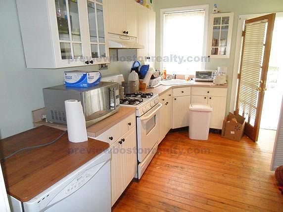 4th image of 199 Boylston St #Sj