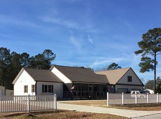 105 Lee Ct, Peletier, NC 28584