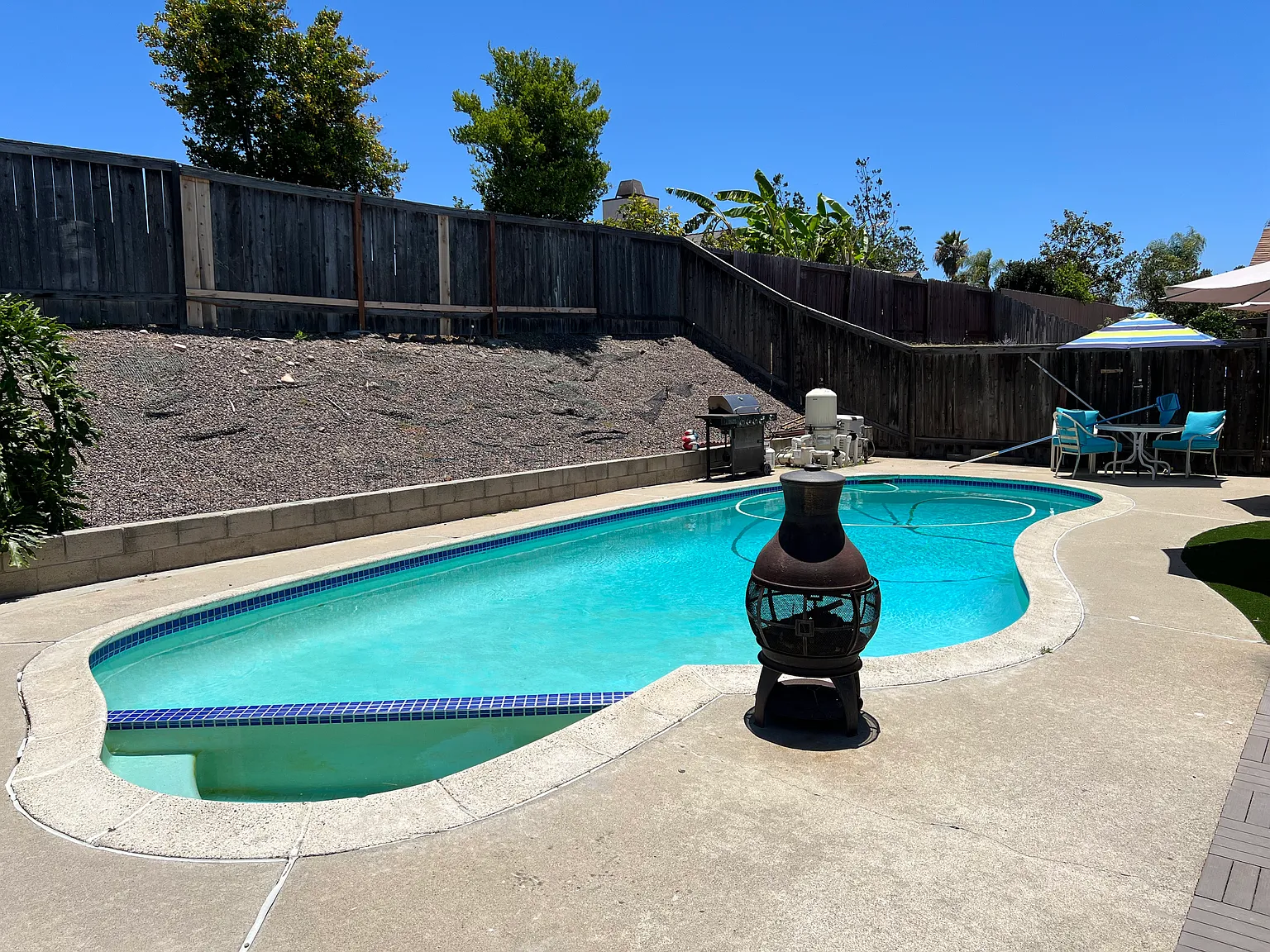 4 bed, 1320 sqft, $4,600 — Photo 2