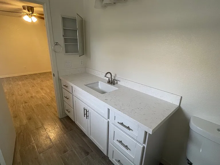 1113 W Sparrow Dr — Photo 8