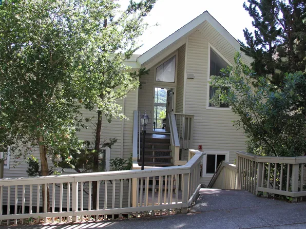 120 Ascot Ct APT B, Moraga, CA 94556