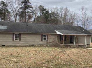 320 Viking Dr, Eden, NC 27288