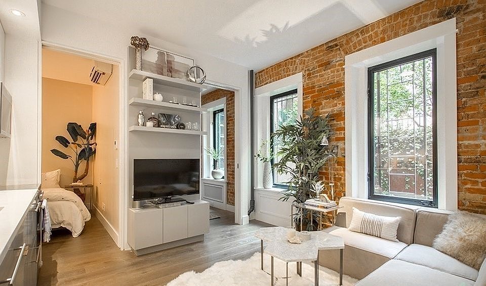 1st image of 49 Prince St APT 17