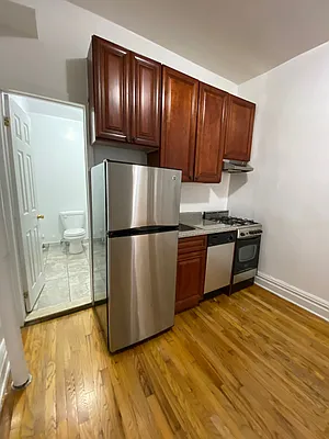 Rented by Peter R. Hungerford, LREB | media 7