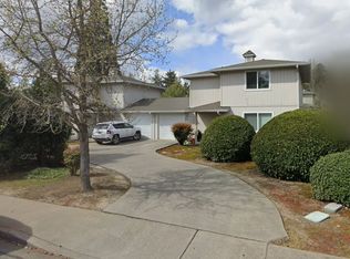 1716 NE Fairview Ave, Grants Pass, OR 97526