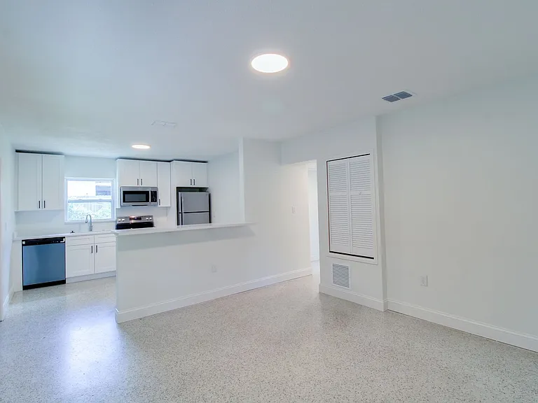 1618 Indiana Ave — Photo 19