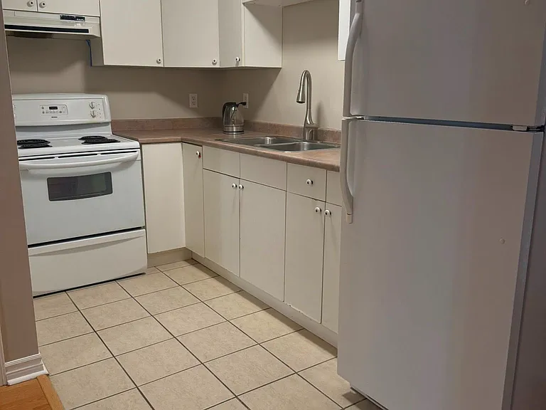 583 Pelletier Ct #LOWER — Photo 8