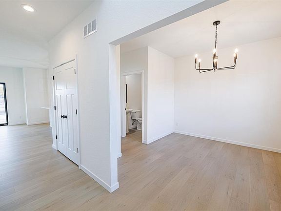 4th image of 501 Ridge Court