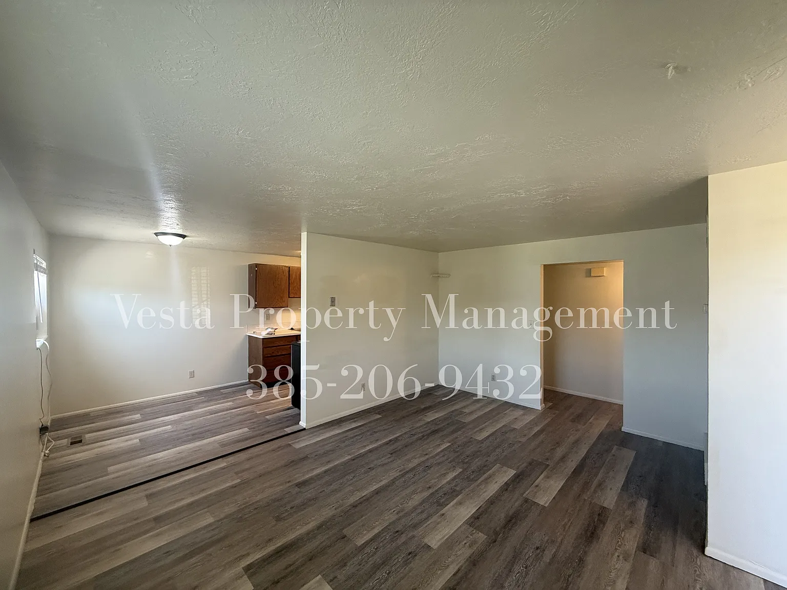 2 bed, 820 sqft, $995 — Photo 2