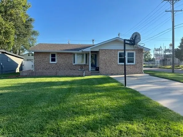 425 W 15th St, Larned, KS 67550