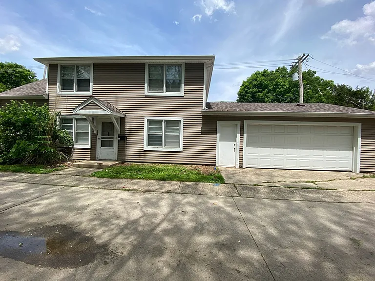704 W Western Ave — Photo 3