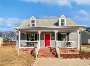 813 Kimpton Ct, Fuquay Varina, NC 27526