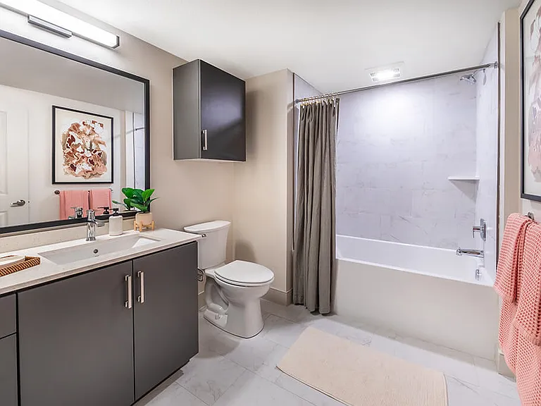 Bowen Apartments — Photo 9