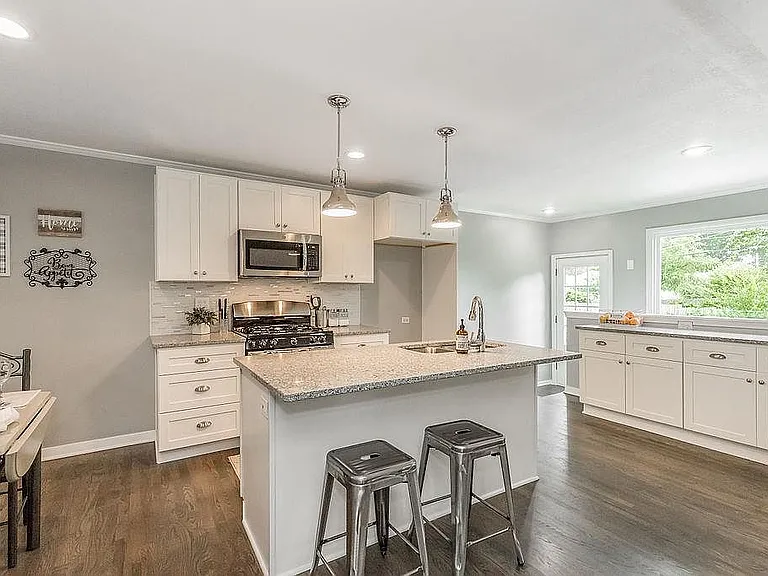 6943 Outlook St — Photo 11