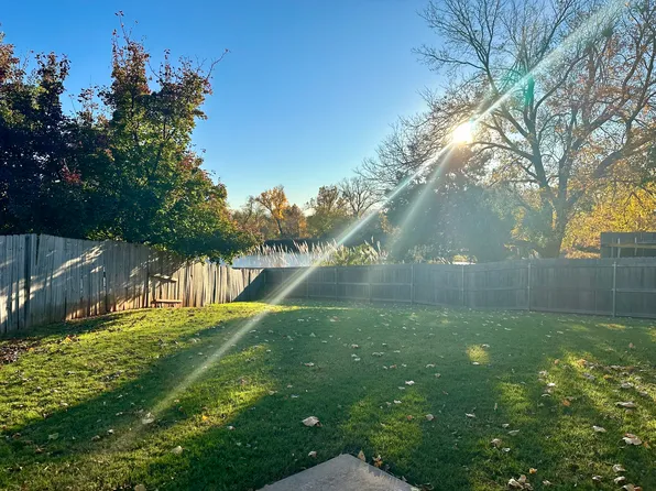 1004 Shadowlake Rd, Norman, OK 73071