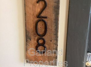 73 W Main St APT 208, Pulaski, VA 24301