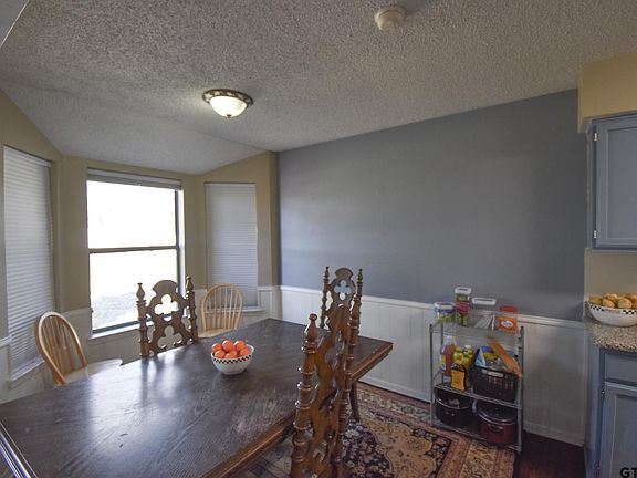 5th image of 15019 Country Acres Dr