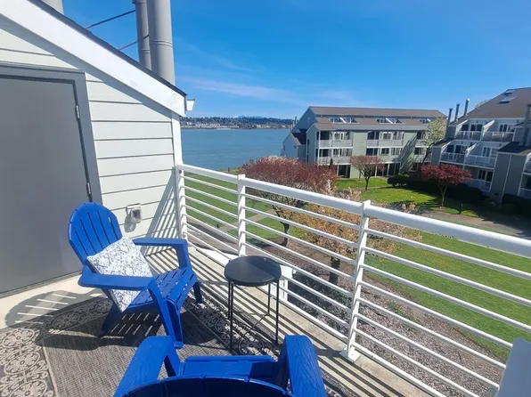 277 N Hayden Bay Dr, Portland, OR 97217