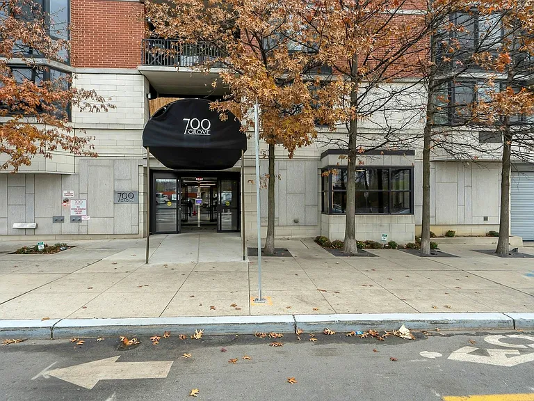 700 Grove St #4V — Photo 17
