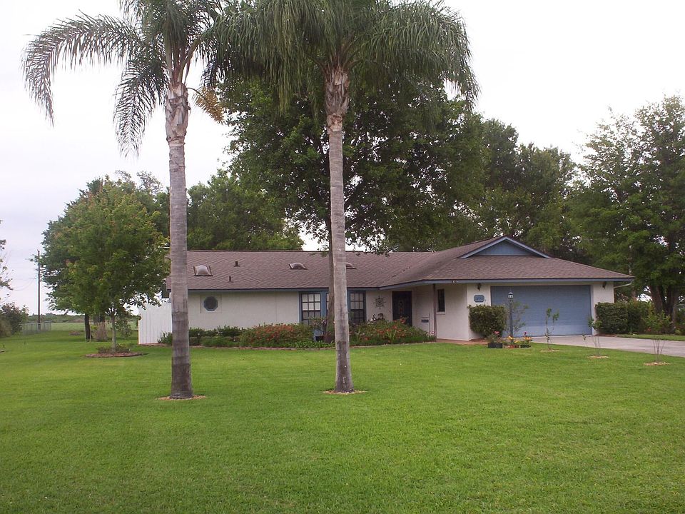 Front view with 1 acre lot.