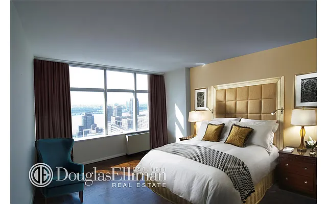 Rented by Douglas Elliman | media 16