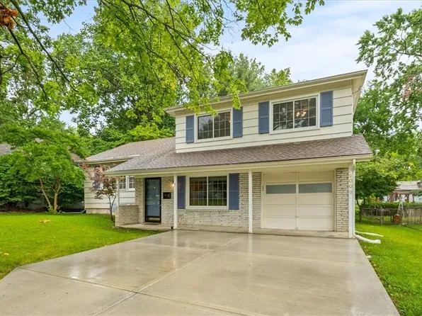 9009 Grandview Dr, Overland Park, KS 66212