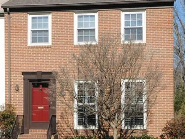 155 E St NE, Vienna, VA 22180