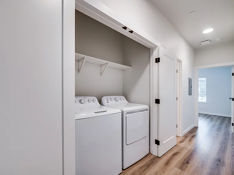 1x1 Executive Washer & Dryer