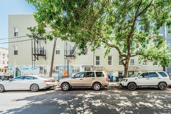 Rented by Nooklyn NYC LLC | media 36