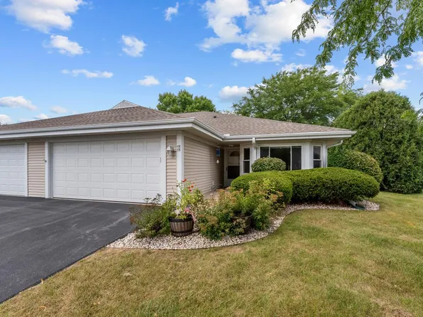 7214 West Mequon Square DRIVE, Mequon, WI 53092