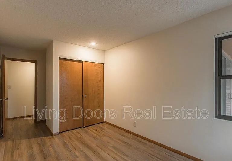 1935 N Lincoln Ave #106 — Photo 12