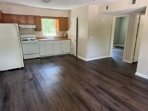 Creekside Apts-MDM Photo 1