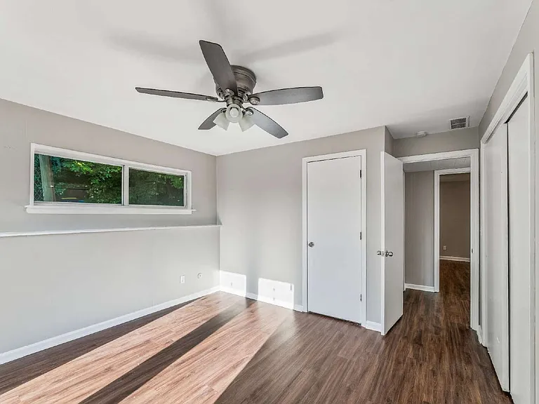 804 Pine St — Photo 18