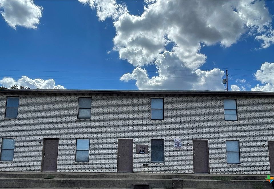 1st image of 1306 Brown Dr