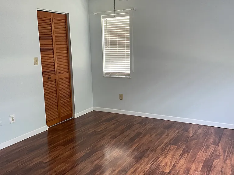 11526 SW 54th St — Photo 14